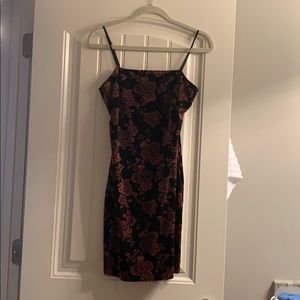 Only worn once, no use for it anymore